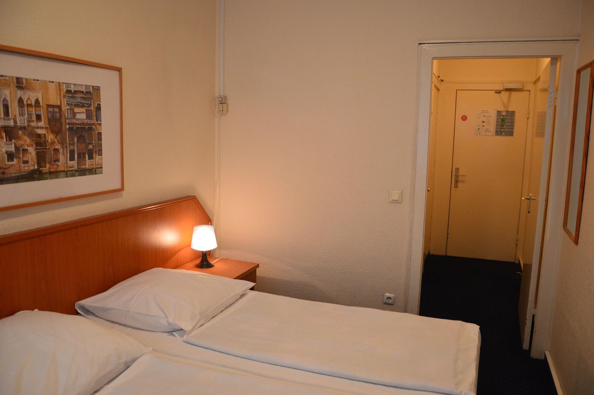 המבורג Hotel Mercedes/Centrum מראה חיצוני תמונה