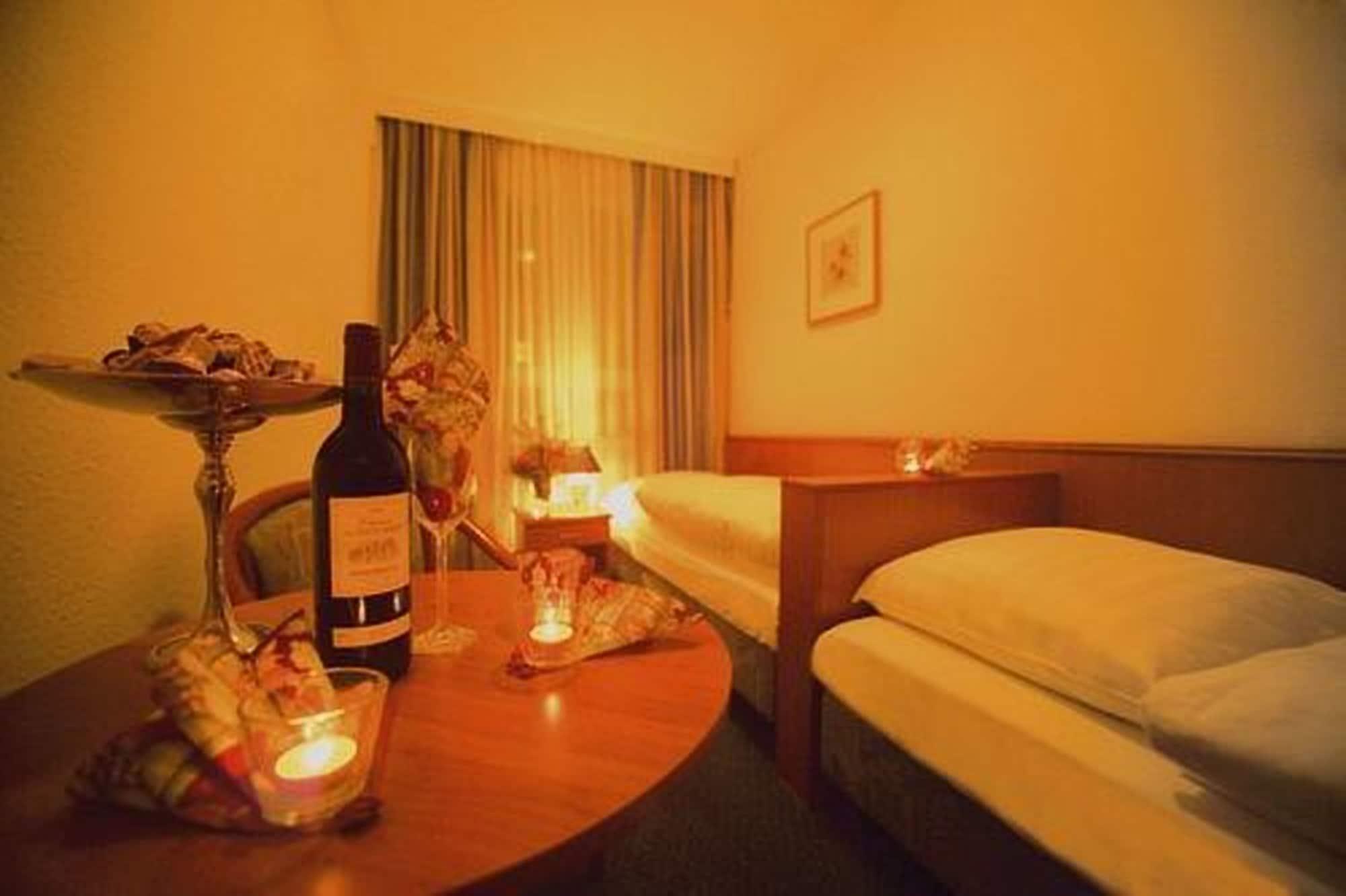 המבורג Hotel Mercedes/Centrum מראה חיצוני תמונה